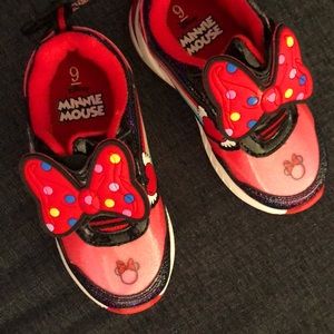 Breaks new w/ Tags Minnie Mouse light sneakers!